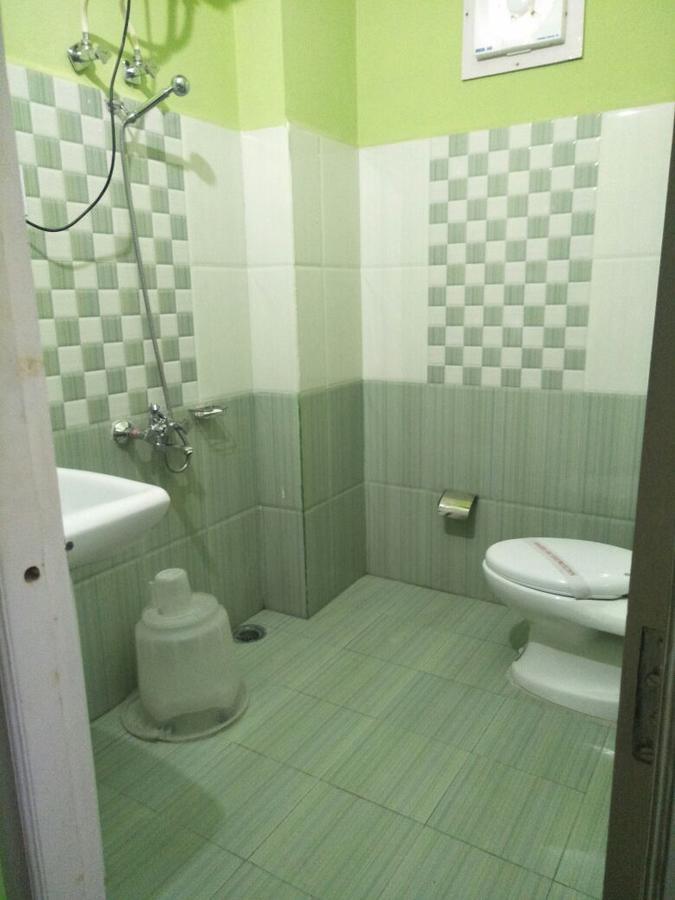 Hotel Mansarovar Banjār Extérieur photo