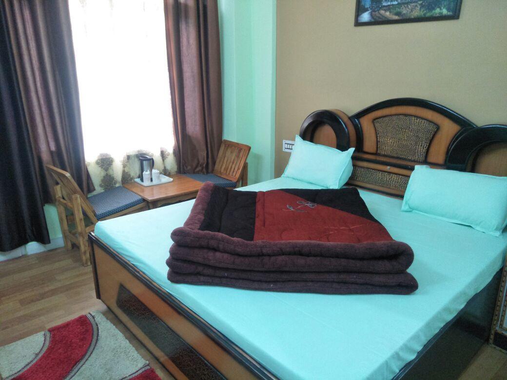Hotel Mansarovar Banjār Extérieur photo